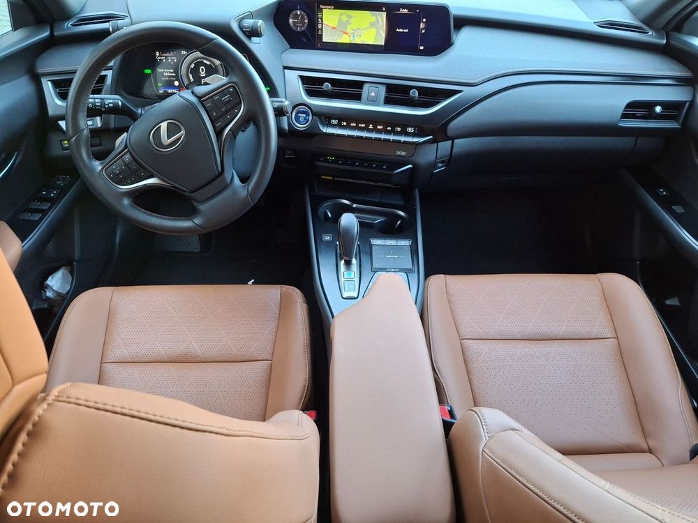 Lexus UX - 12