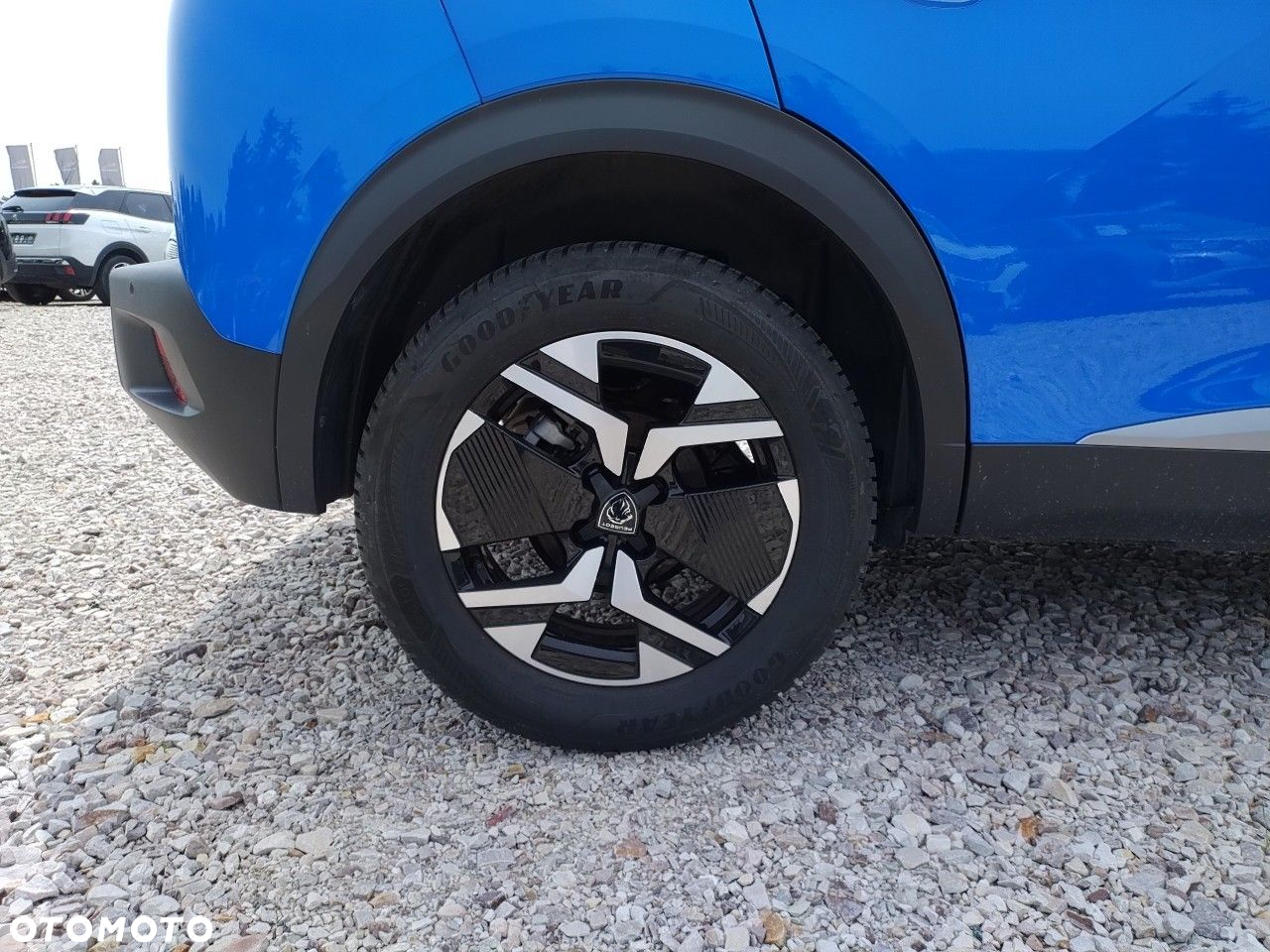 Peugeot 2008 1.2 PureTech Allure S&S EAT8 - 11