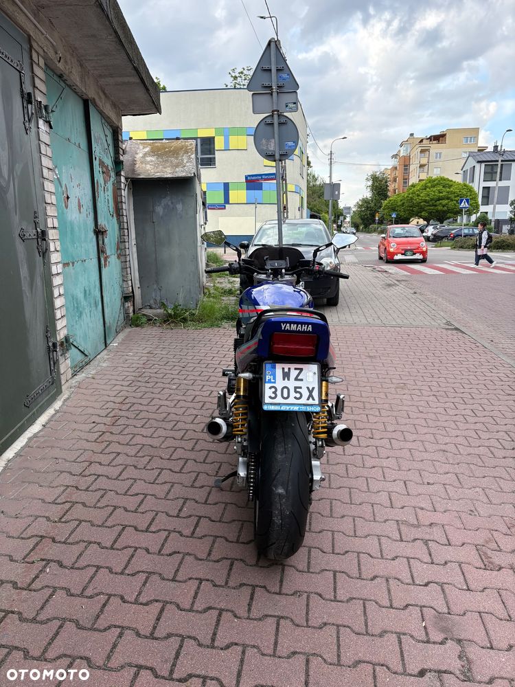 Yamaha XJR - 4