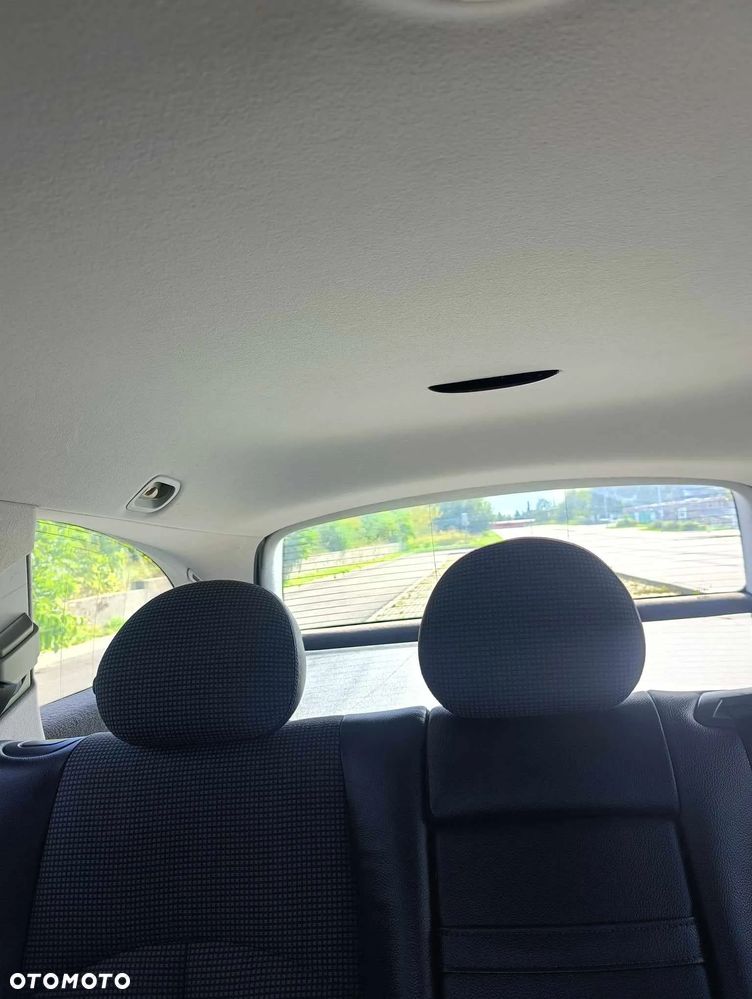 Mercedes-Benz Klasa E - 12