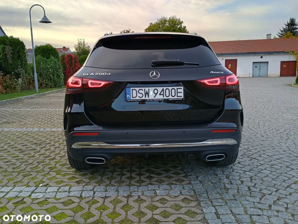 Mercedes-Benz GLA 200 d 4-Matic AMG Line - 10