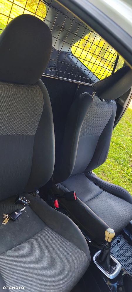 Toyota Yaris 1.0 Sol - 8