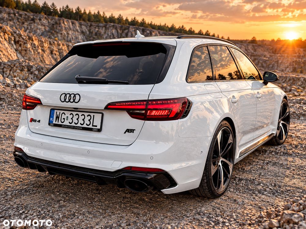 Audi RS4 Limousine - 5