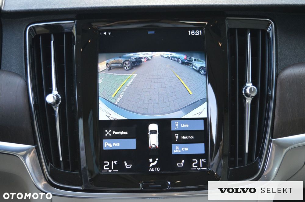 Volvo V90 Cross Country - 17