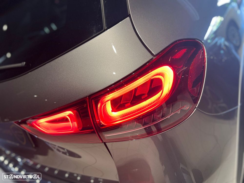 Mercedes-Benz GLA 180 d - 15