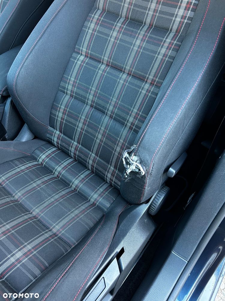 Volkswagen Golf - 14