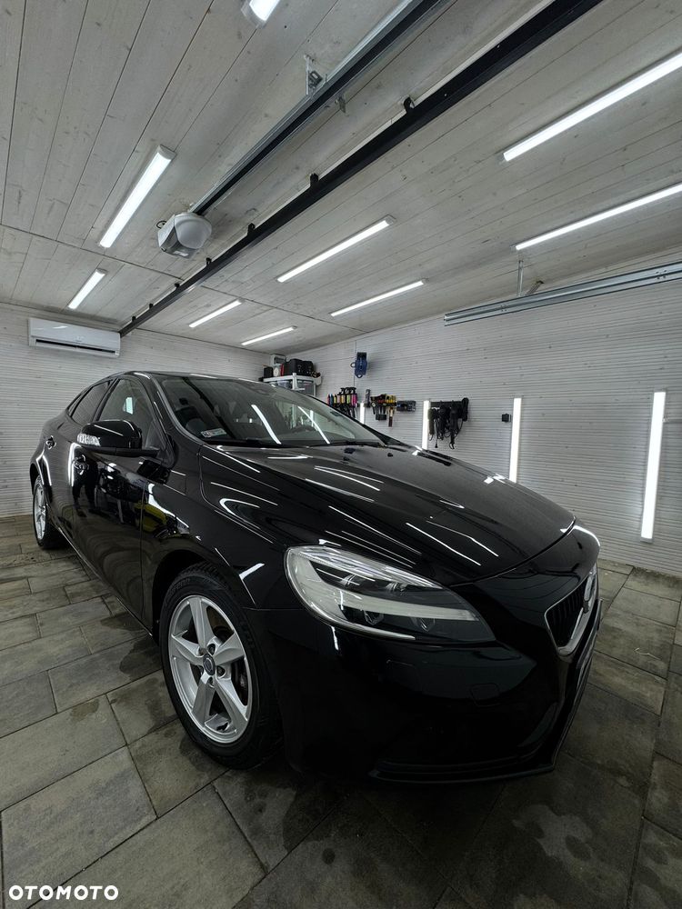 Volvo V40 D2 Drive-E Momentum - 1