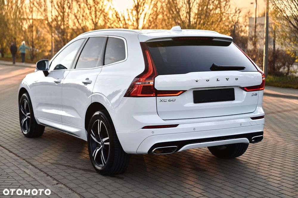 Volvo XC 60 D4 R-Design - 11
