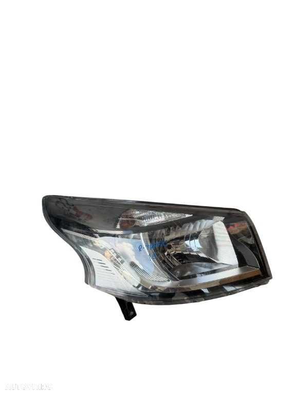 Far dreapta Renault Trafic fan 2013-2020 cod piesa 260108047R - 1