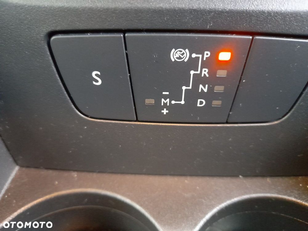 Citroën C3 1.2 PureTech Shine EAT6 - 27