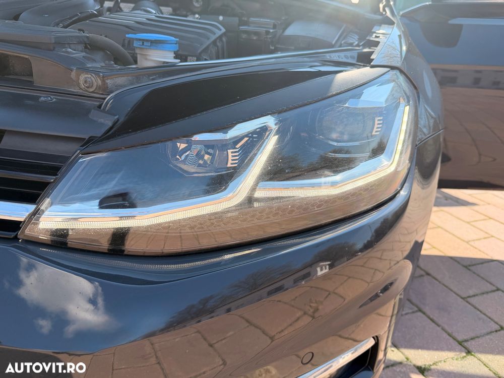 Volkswagen Golf - 23