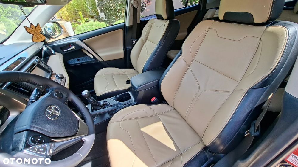 Toyota RAV4 2.0 D-4D Premium - 14