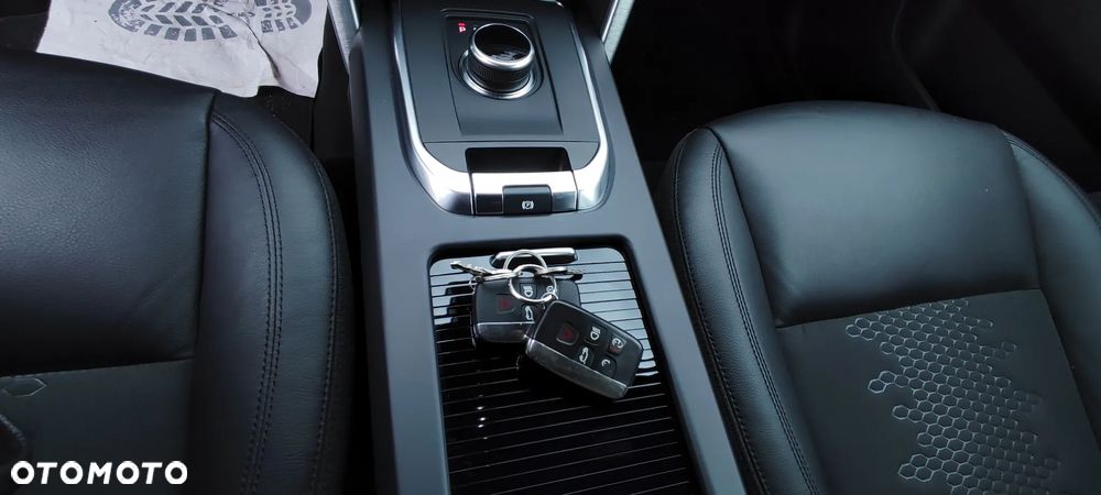 Land Rover Discovery Sport - 28