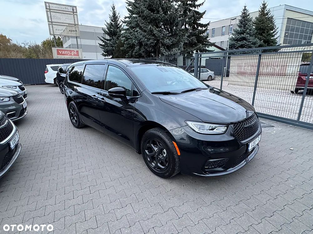 Chrysler Pacifica - 21