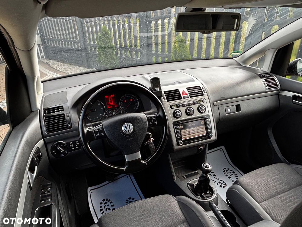 Volkswagen Touran 2.0 TDI DPF Highline - 20
