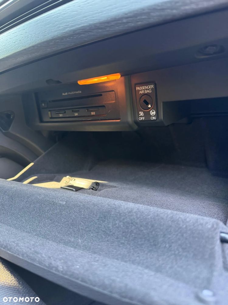 Audi A4 Avant 2.0 TDI ultra S tronic - 12