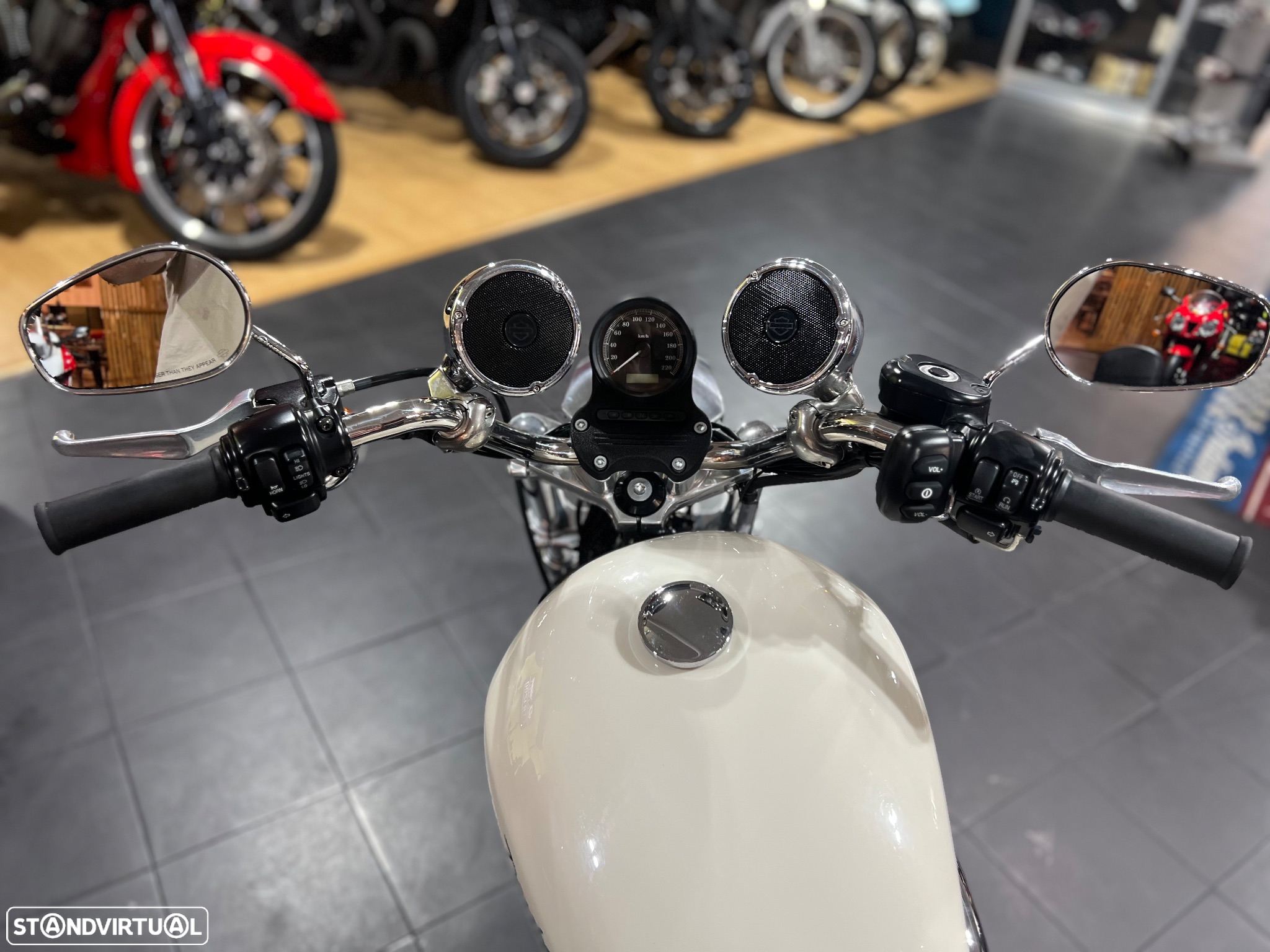 Harley-Davidson 883 - 9