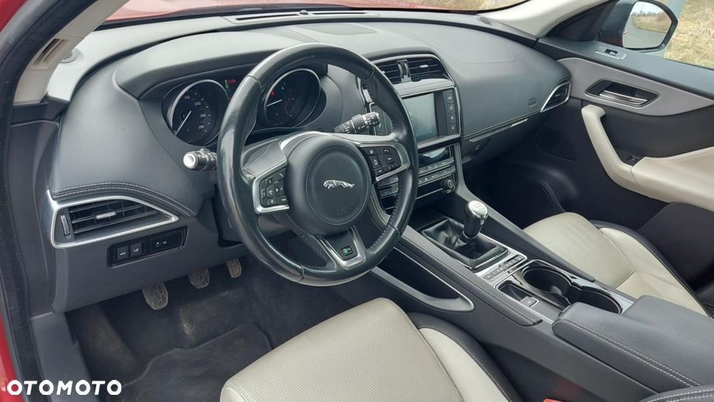 Jaguar F-Pace 20d AWD R-Sport - 25