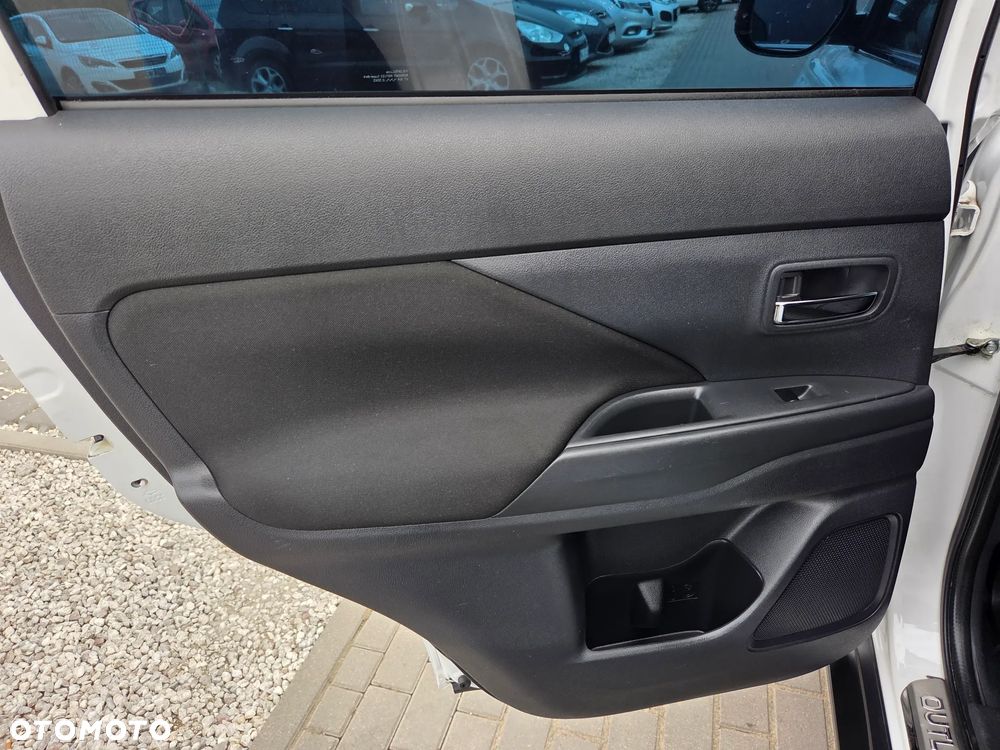 Mitsubishi Outlander 2.0 City Style 2WD - 22