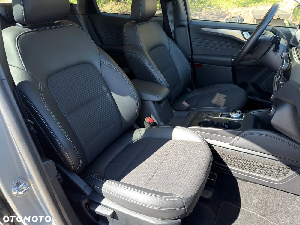 Ford Kuga 2.5 Duratec FHEV 4x4 TITANIUM X - 31