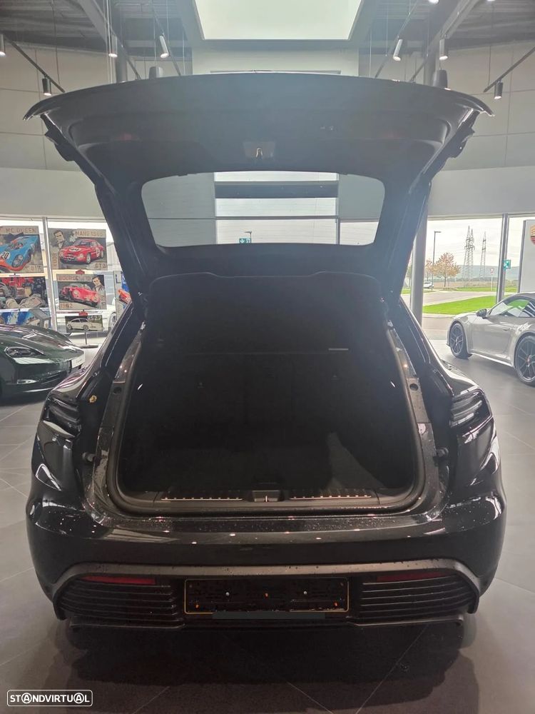 Porsche Macan Electric 4 - 4