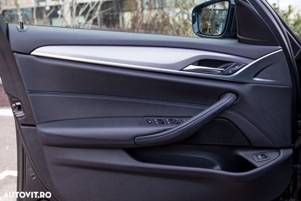 BMW Seria 5 520i AT - 20