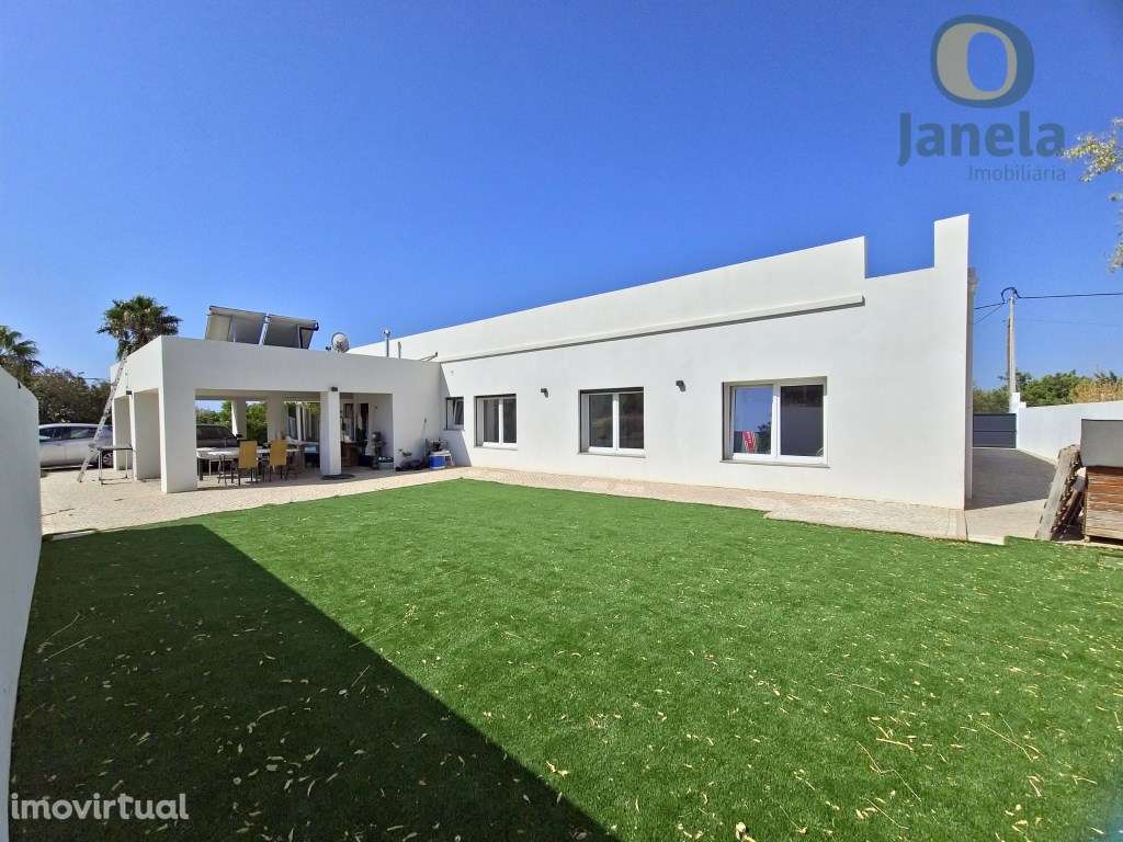 MORADIA CONTEMPORÂNEA T3 + ANEXO T2, com vista mar e terreno - Grande imagem: 2/26