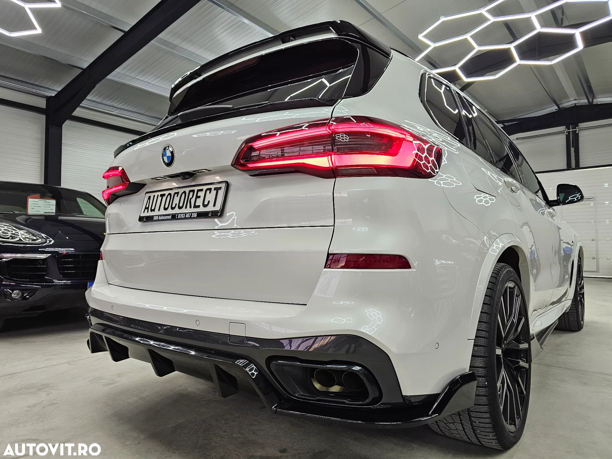 BMW X5 M M50i - 31