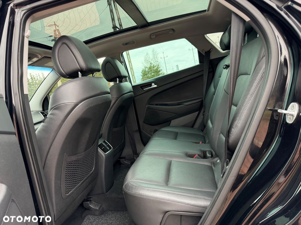 Hyundai Tucson 2.0 CRDI 4WD Automatik Premium - 23