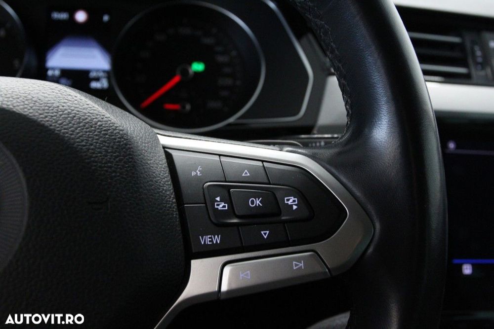 Volkswagen Passat - 16