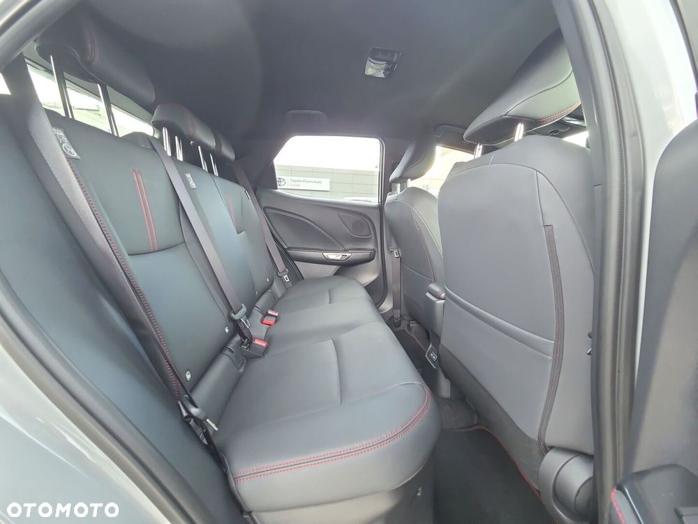 Lexus LBX 1.5 Hybrid Emotion - 17