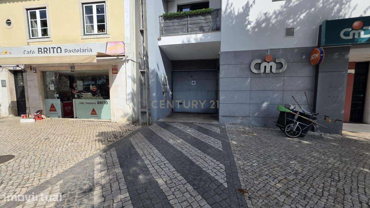 Garagem Box no Pragal do lado oposta á PSP em Almada - Grande imagem: 3/7