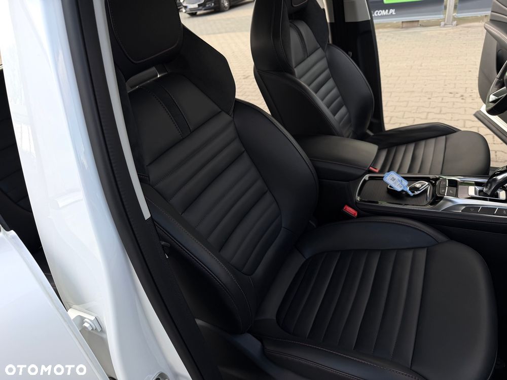 MG EHS Luxury - 36