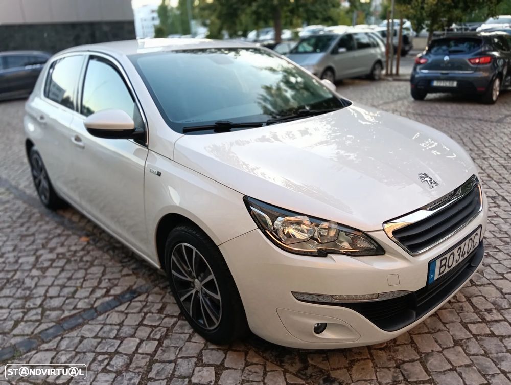 Peugeot 308 1.2 PureTech Style J17 - 1