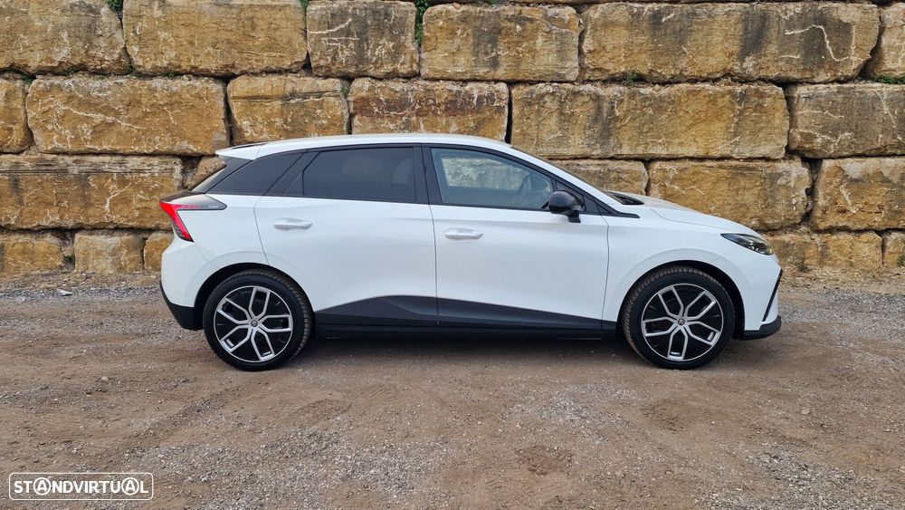 MG MG4 64 kWh Luxury - 5