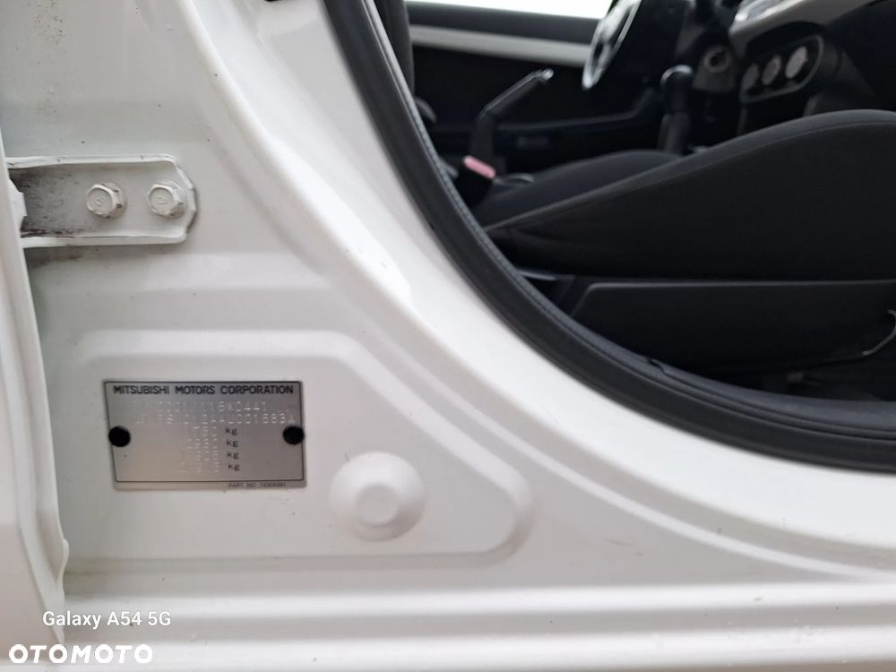 Mitsubishi Lancer 1.5 - 17