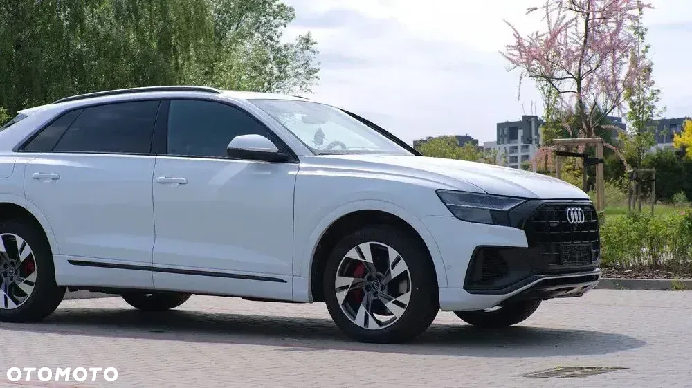Audi Q8 55 TFSI quattro tiptronic - 4