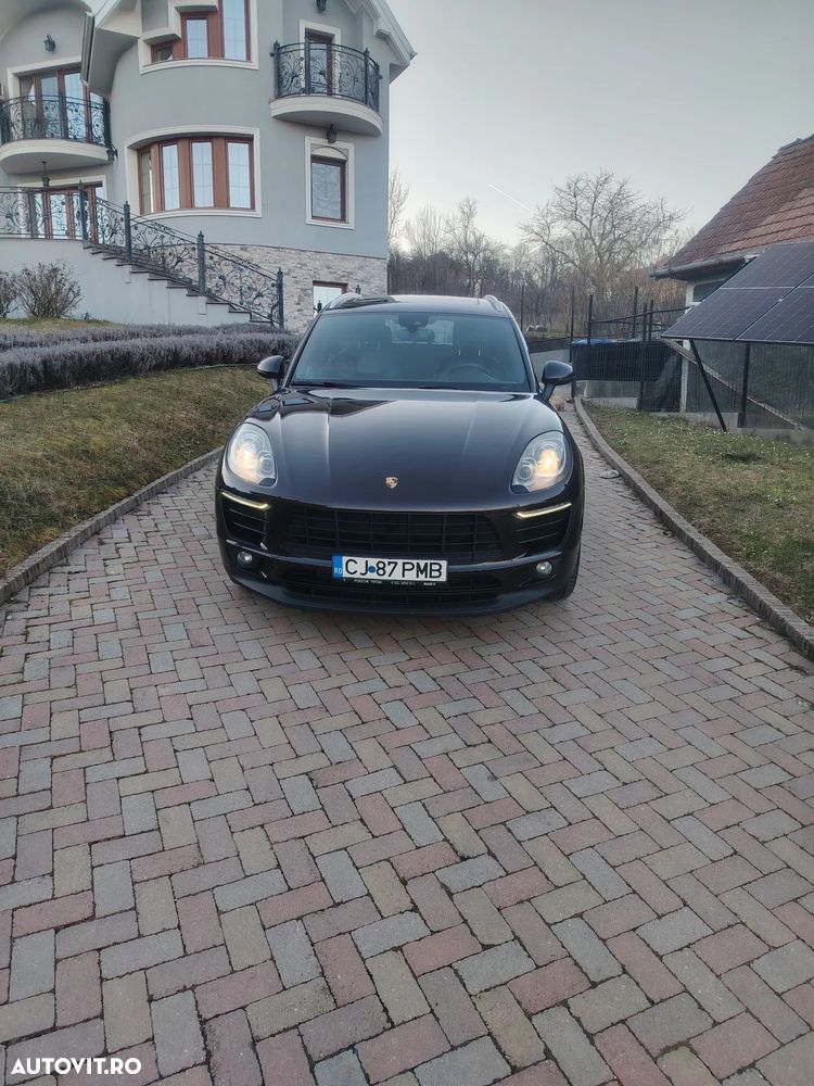 Porsche Macan - 1