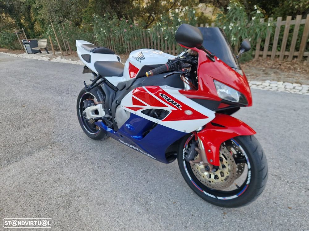 Honda CBR 1000RR  Possível Financiamento - 14