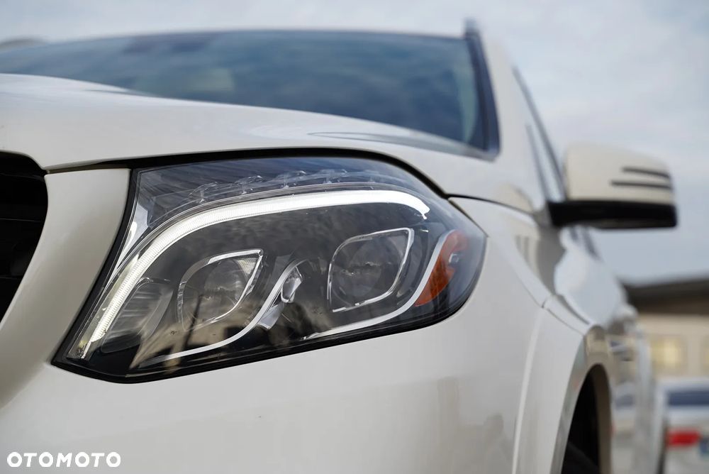 Mercedes-Benz GL 500 4Matic (BlueEFFICIENCY) 7G-TRONIC - 30