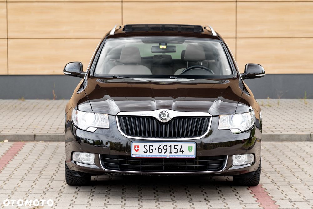 Skoda Superb Combi 3.6 V6 4x4 DSG Elegance - 13