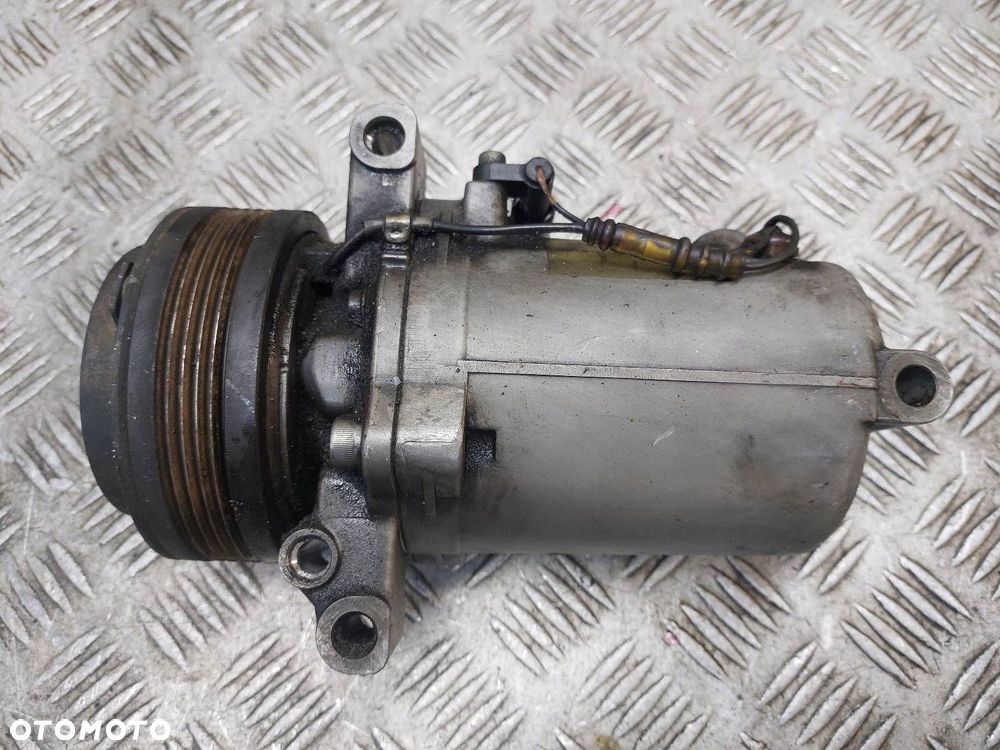SPRĘŻARKA KOMPRESOR KLIMATYZACJI BMW E39 520D 8386650 2.0 D M47 - 3