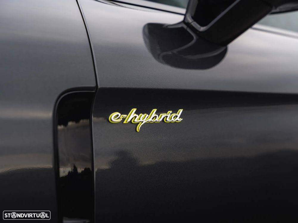 Porsche Panamera 4 E-Hybrid - 30