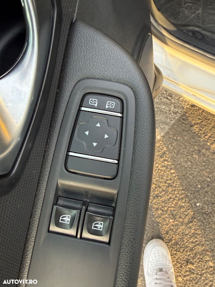 Renault Clio TCe Life - 11