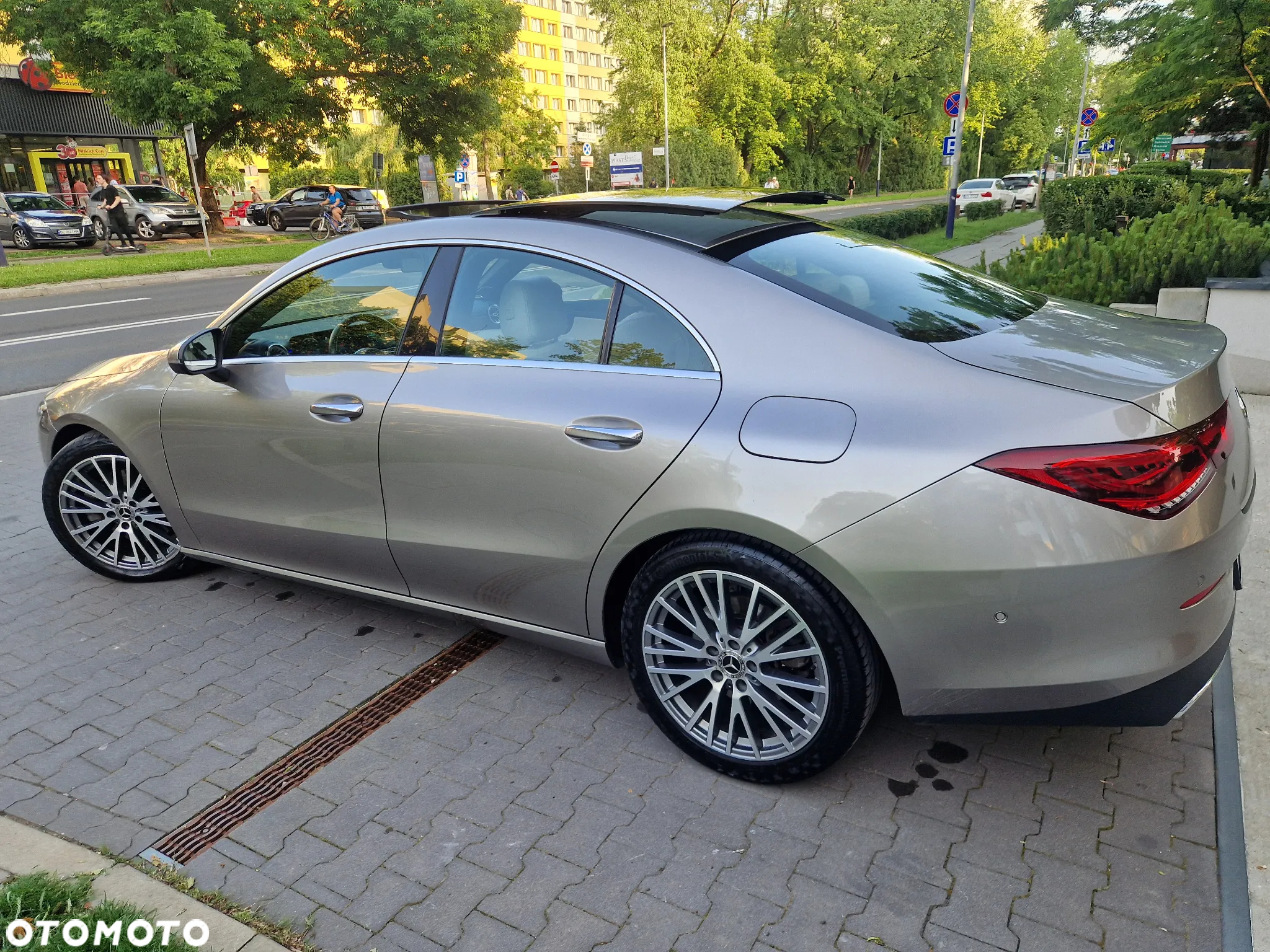 Mercedes-Benz CLA 220 4-Matic 7G-DCT - 12