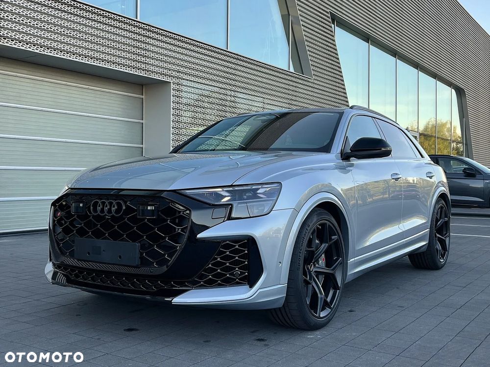 Audi RS Q8 - 1
