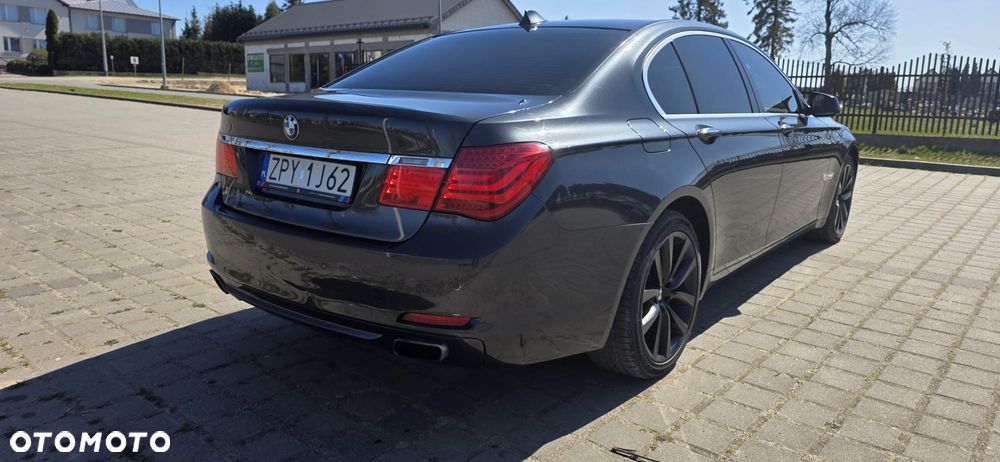BMW Seria 7 740i - 6
