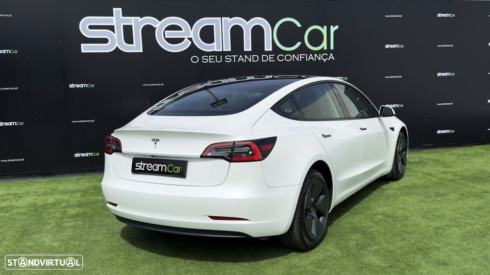 Tesla Model 3 - 8