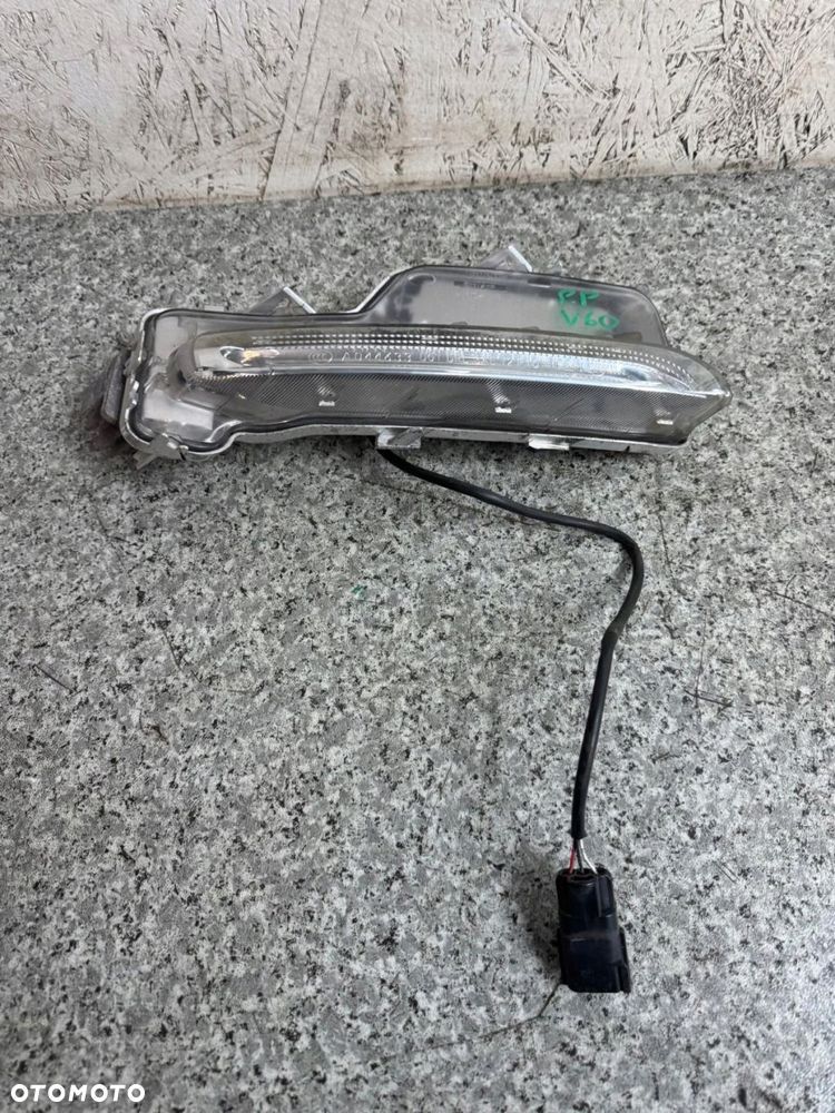 halogen prawy przód led drl volvo v60 s60 ii 2011-2018 31420396 - 3