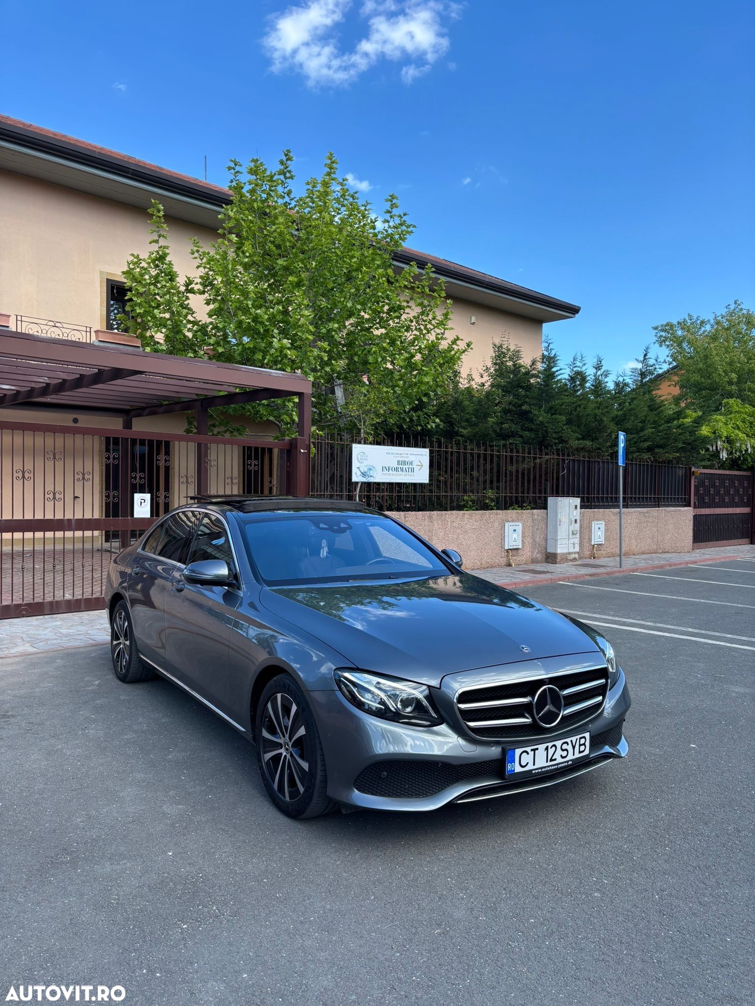Mercedes-Benz E 300 - 1